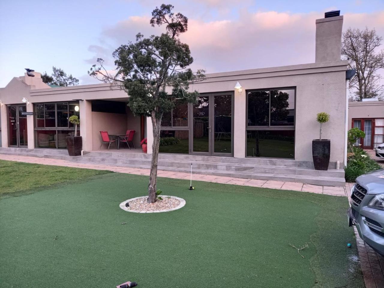 דרבנוויל Dilisca Guesthouse מראה חיצוני תמונה