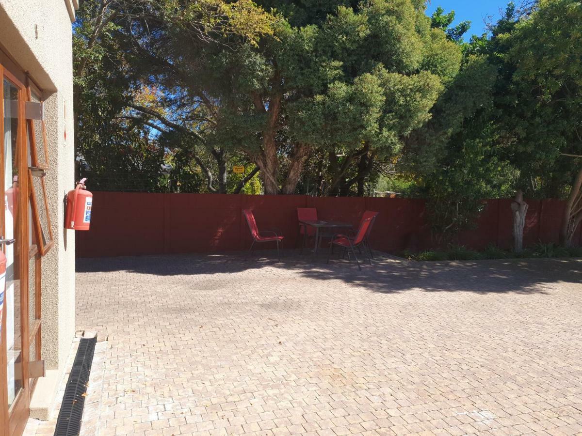 דרבנוויל Dilisca Guesthouse מראה חיצוני תמונה